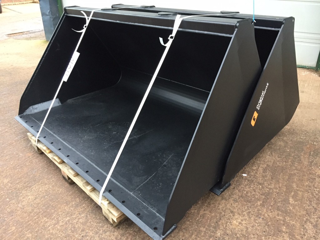 Quicke 2023HDX bucket, new, Merlo brackets, 7ft 6 wide, this bucket will hold approximately 1450kg of wheat