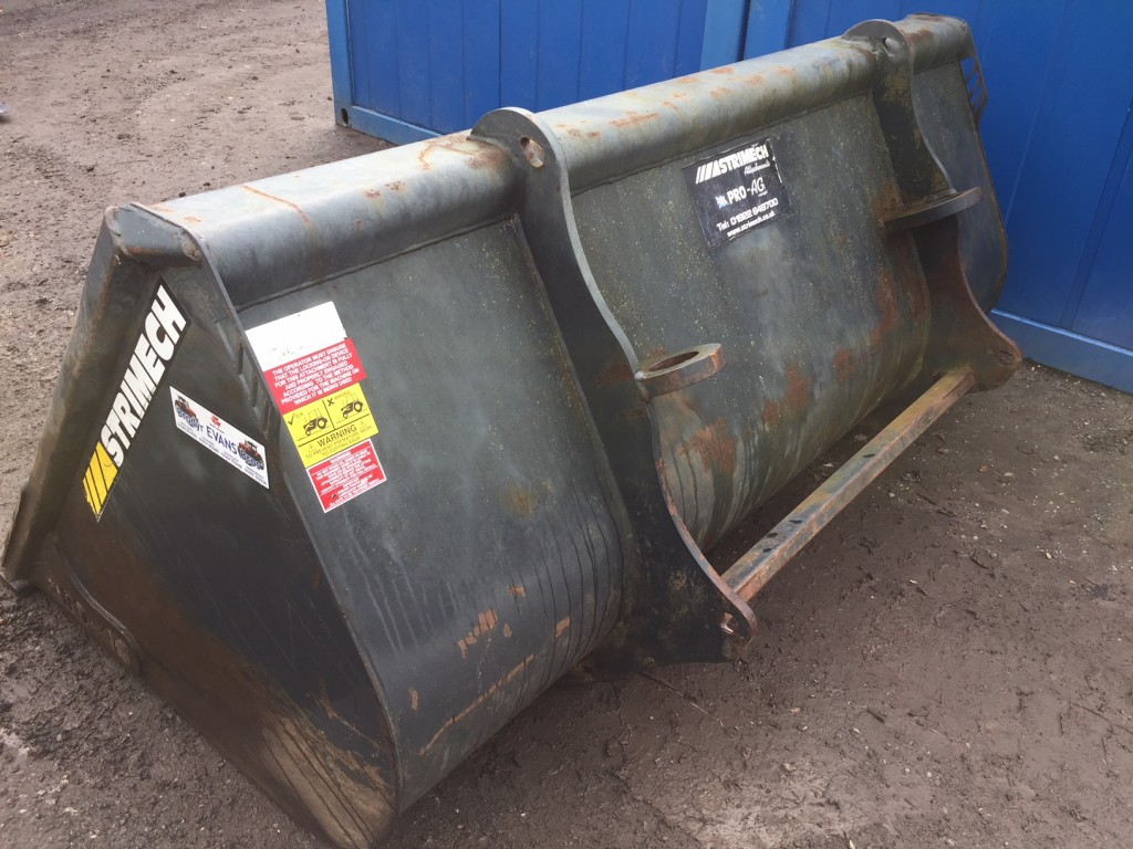 used Strimech Pro ag BKT15-76 bucket, pin and cone hooks, solid condition, this bucket will hold approximately 800kg of wheat