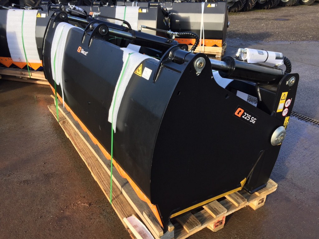 new Quicke Alo 225 silage shear grabs, 7ft cutting width, three ram, choice of brackets
