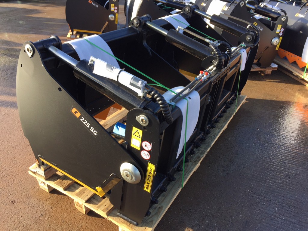 new Quicke Alo 225 silage shear grabs, 7ft cutting width, three ram, choice of brackets