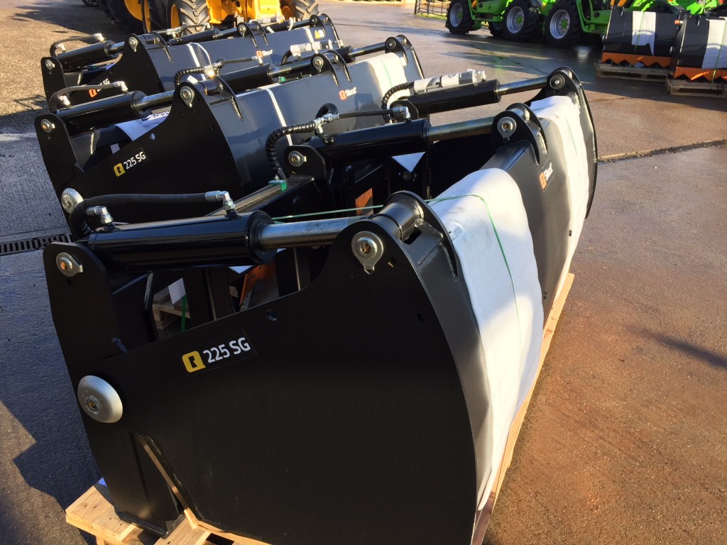 new Quicke Alo 225 silage shear grabs, 7ft cutting width, three ram, choice of brackets