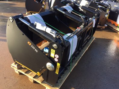new Quicke Alo 225 silage shear grabs, 7ft cutting width, three ram, choice of brackets