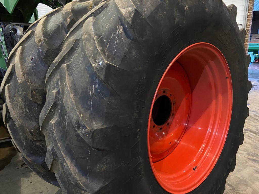 2x 710/70/42 30% Michelin tyres, fitted to Fendt wheels