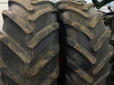 2x 710/70/42 30% Michelin tyres, fitted to Fendt wheels