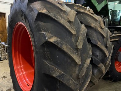 2x 710/70/42 30% Michelin tyres, fitted to Fendt wheels