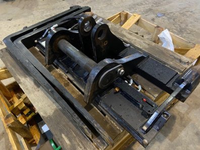 JCB 320S pin and cone carriage C/W hydraulic locking and pallet forks, taken off 2019 machine, as new