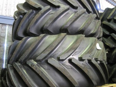 new set of 710/60/42 + 600/60/30 Michelin wheels and tyres to fit Fendt 820