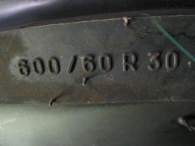 new set of 710/60/42 + 600/60/30 Michelin wheels and tyres to fit Fendt 820