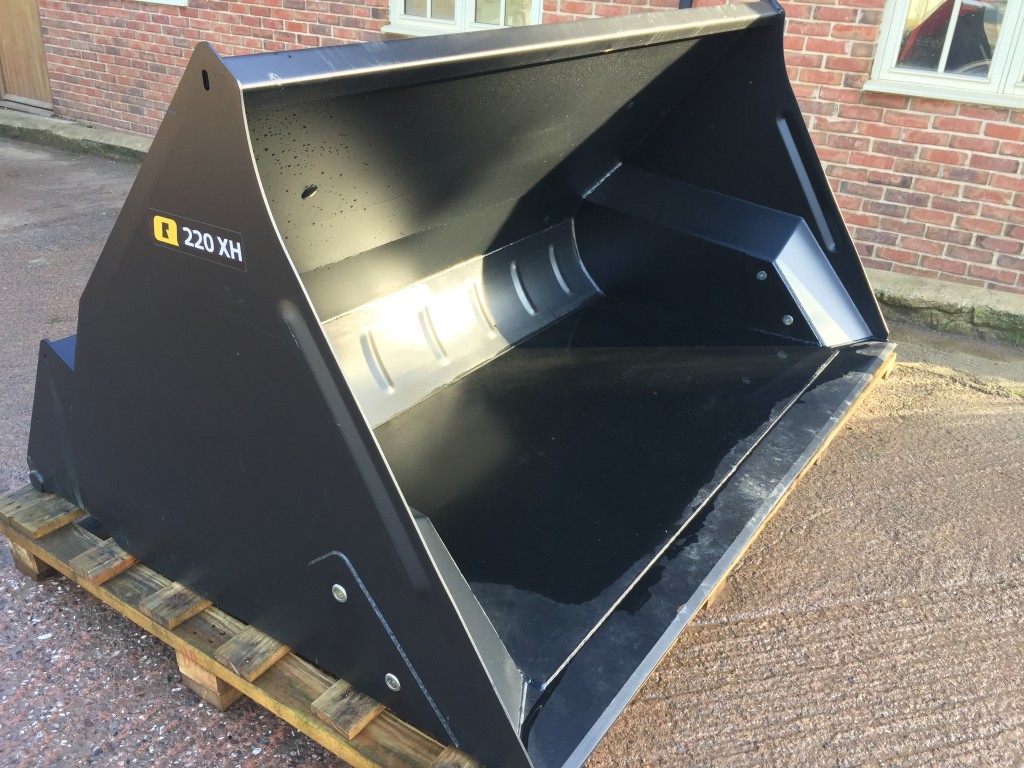new Quicke 220XH toe-tip bucket, Manitou brackets