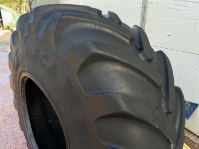 4x 620/76/26 Michelin tyres 75%, taken off JCB 435S loading shovel
