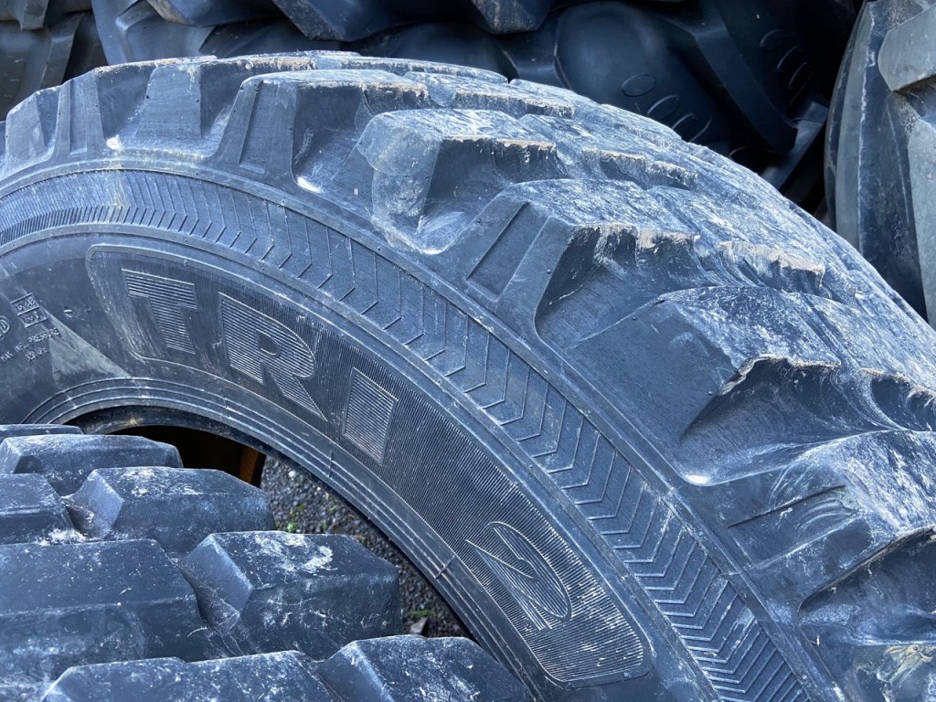 2x 540/65/30 Nokian TRI 2 industrial tyres