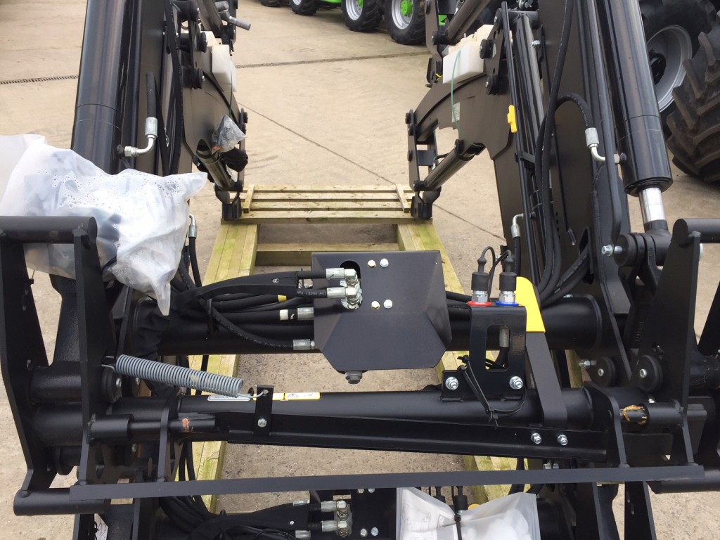 new Quicke X4s loader boom, Euro carriage, soft ride, third service