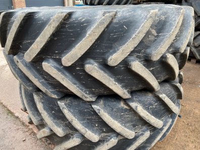 2x 650/65/42 + 2x 540/65/30 Michelin tyres 85%, fitted to Fendt 724 wheels