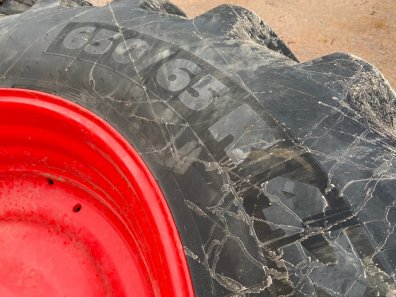 2x 650/65/42 + 2x 540/65/30 Michelin tyres 85%, fitted to Fendt 724 wheels
