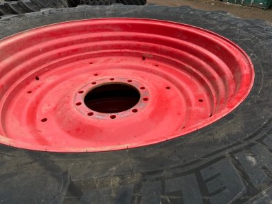 2x 650/65/42 + 2x 540/65/30 Michelin tyres 85%, fitted to Fendt 724 wheels
