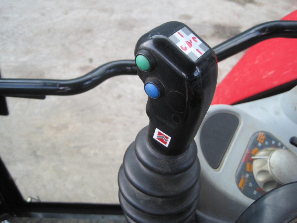 Chilton MX T12 loader, 2008, soft drive, third service, Euro carriage, C/W MF 6480 brackets and valve