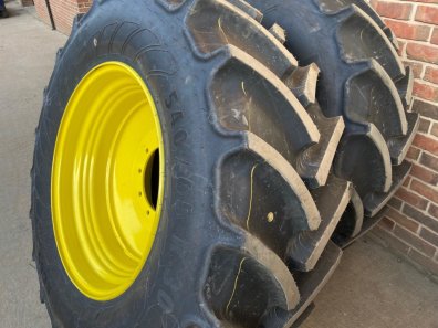 2x 650/65/42 + 2x 540/65/30 Mitas tyres, fitted to JD 6215R wheels, new