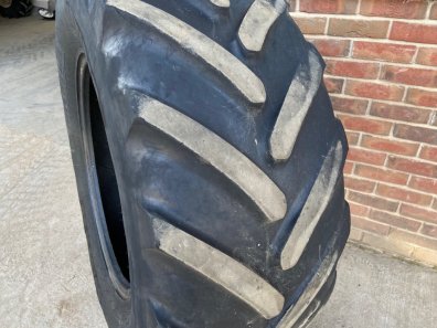 1x 540/65/30 Michelin tyre 20%
