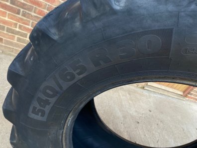 1x 540/65/30 Michelin tyre 20%