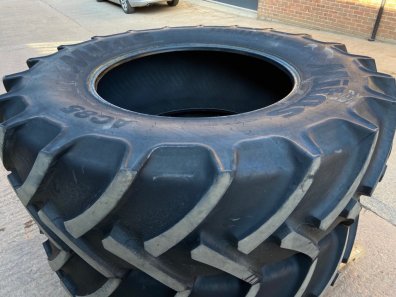 2x 20.8/38 + 2x 16.9/28 Mitas tyres 75%