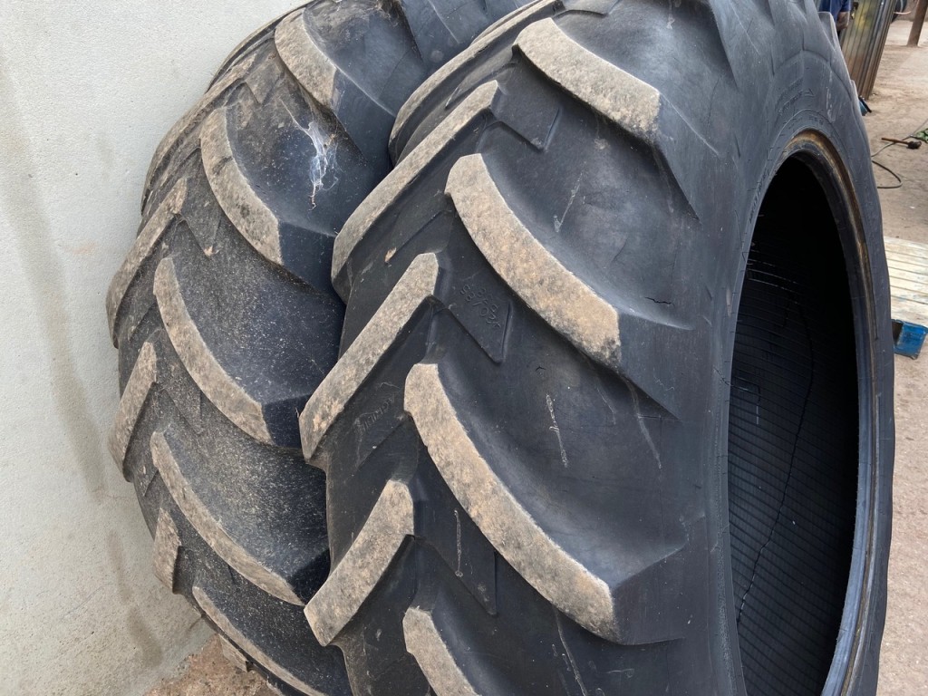 2x 16.9/38 + 2x 14.9/24 Michelin tyres 20%