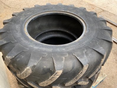 2x 16.9/38 + 2x 14.9/24 Michelin tyres 20%
