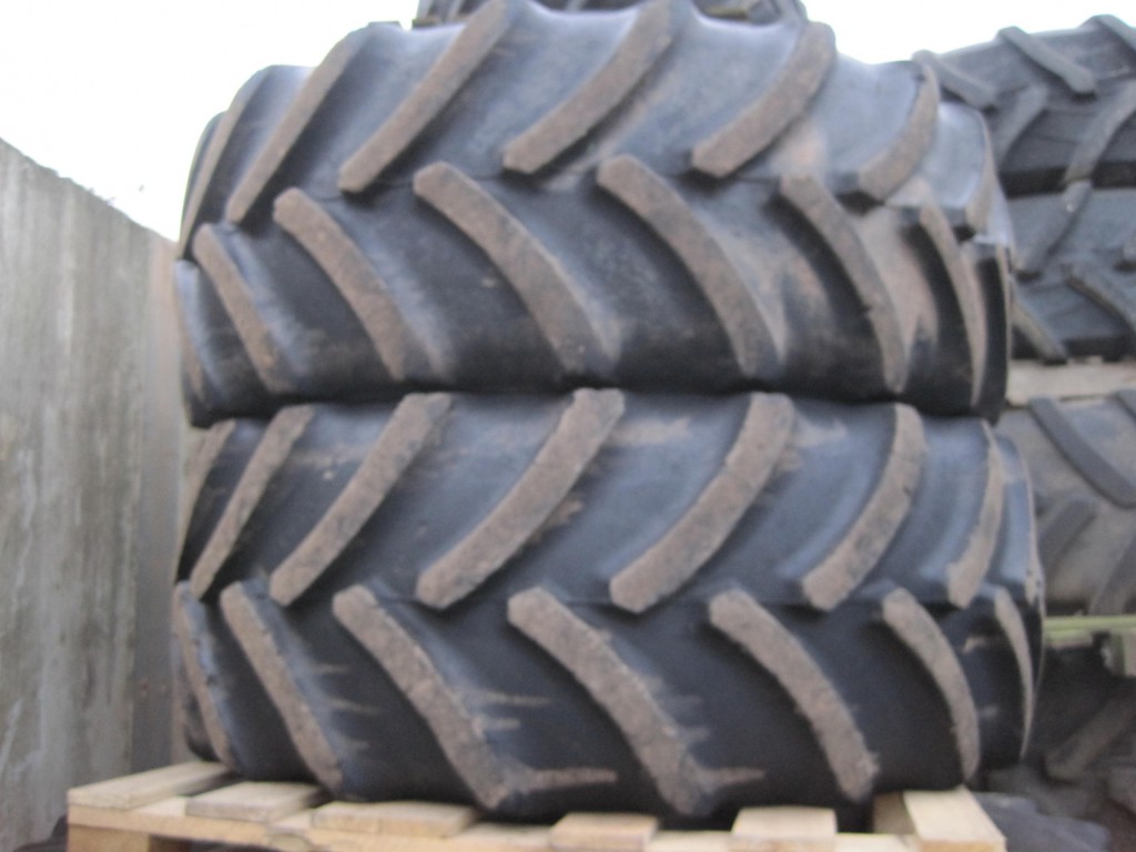 600/65/38 + 480/65/28 Goodyear tyres 50%
