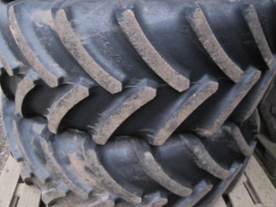 600/65/38 + 480/65/28 Goodyear tyres 50%