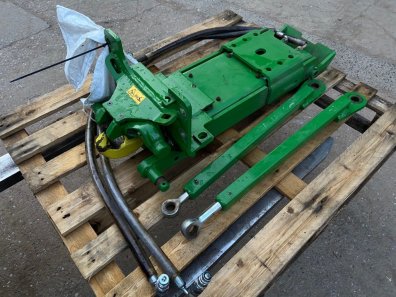 John Deere 6130M pickup hitch, 2018, will also fit a JD 6410, 6420 and 6430