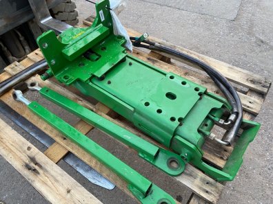 John Deere 6130M pickup hitch, 2018, will also fit a JD 6410, 6420 and 6430