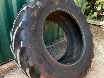 1x 650/65/42 Michelin tyre 20%