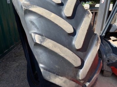 1x 650/65/42 Michelin tyre 20%