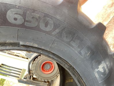 1x 650/65/42 Michelin tyre 20%
