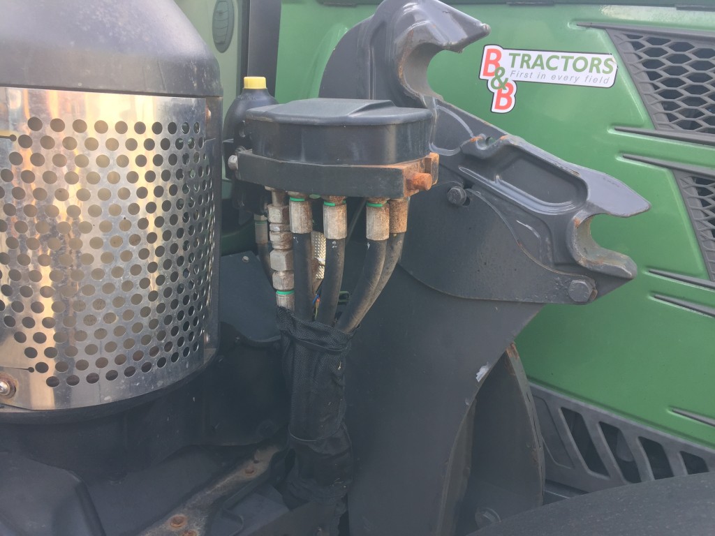 MX loader brackets and deluxe hose kit, to fit 700 series SCR/S4 tractors (2012+)