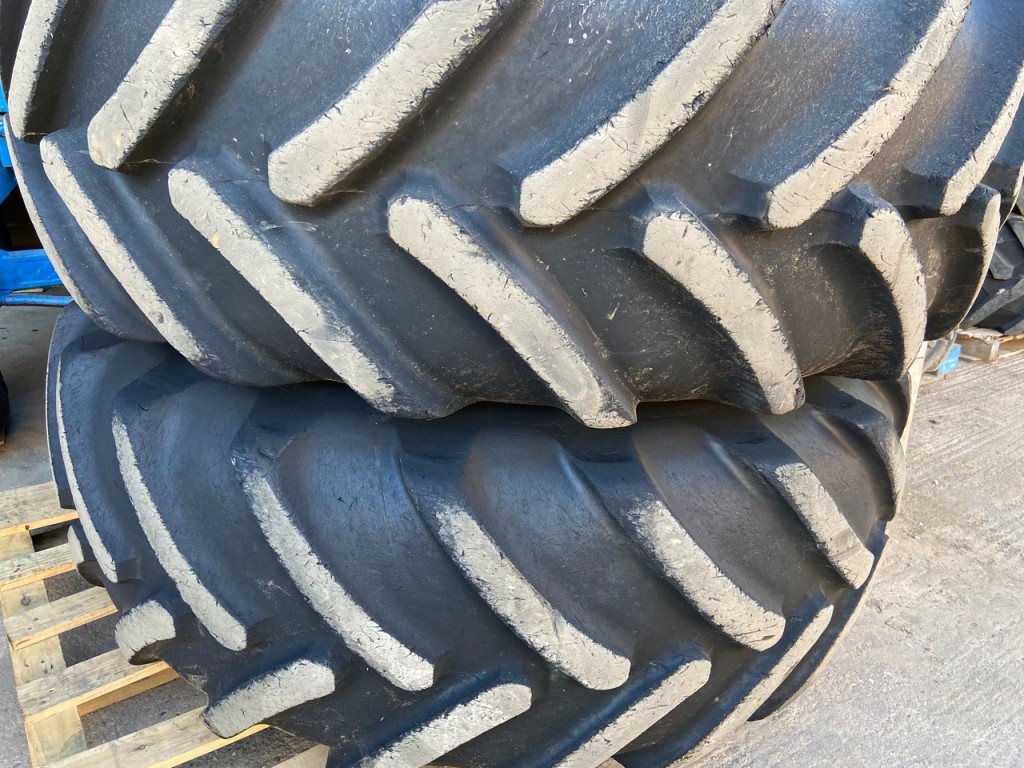 2x 710/85/38 + 2x 650/75/30 Michelin tyres fitted to Fendt 936 wheels