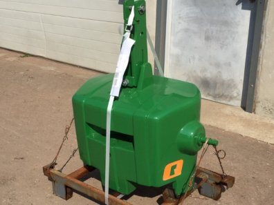 new Quicke 900kg weight block, three point linkage mounted, compatible with 600kg extension, finished in John Deere green