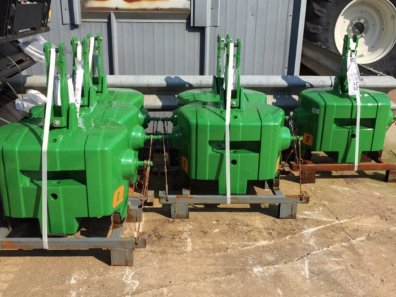 new Quicke 900kg weight block, three point linkage mounted, compatible with 600kg extension, finished in John Deere green