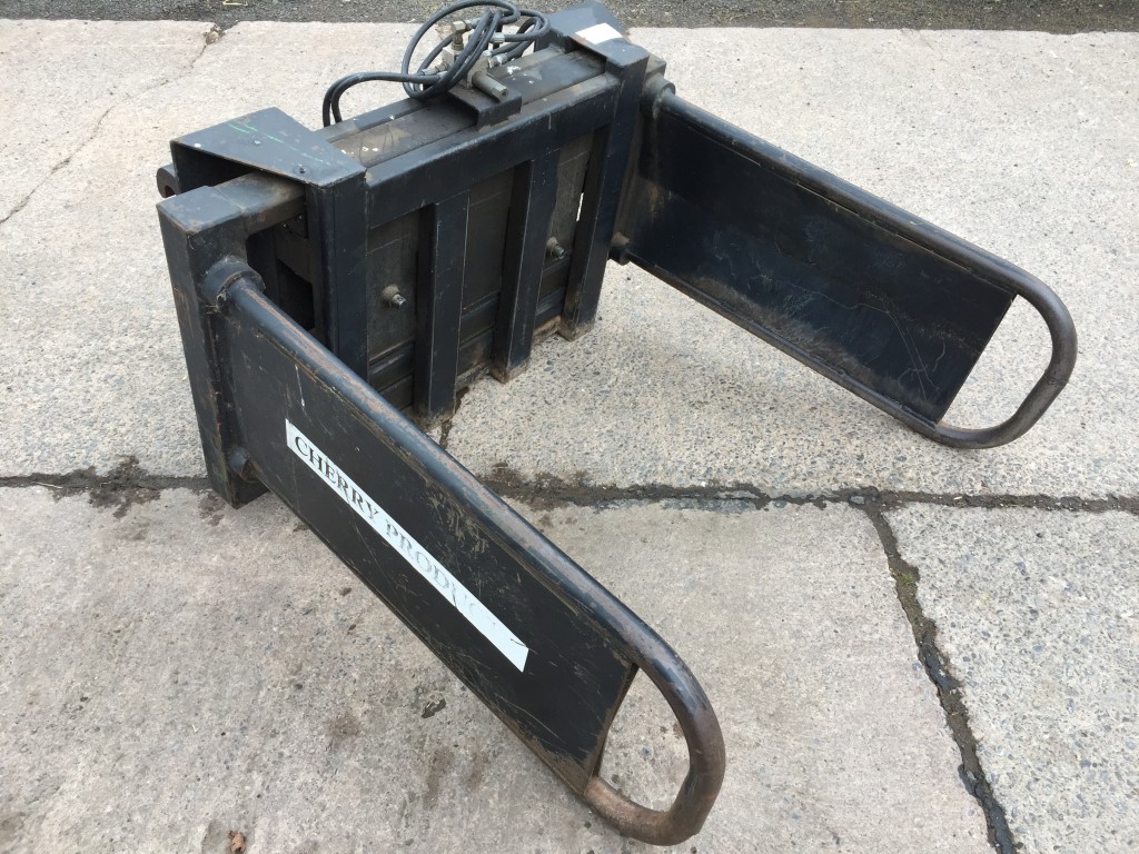 Cherry CHW3 Bale handler, used, Euro brackets and hoses