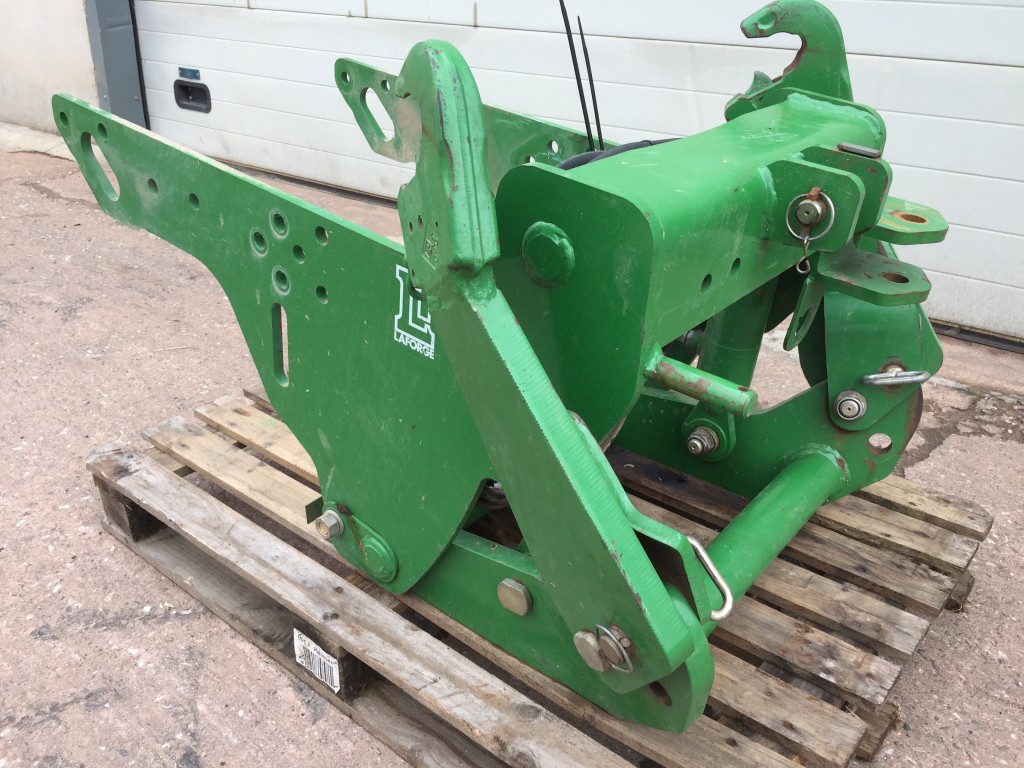 Laforge front linkage, 3.5 ton lift, very little use, removed from 3500hr John Deere 6930