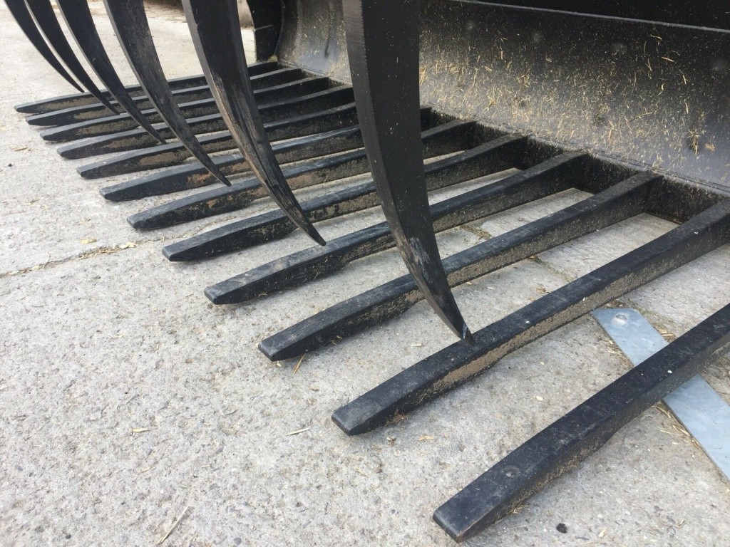 Quicke 230HDX heavy duty grab, 2019, 7ft 6 wide, Kramer/Claas scorpion bolt on hooks and hoses