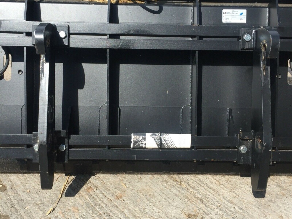 Quicke 230HDX heavy duty grab, 2019, 7ft 6 wide, Kramer/Claas scorpion bolt on hooks and hoses