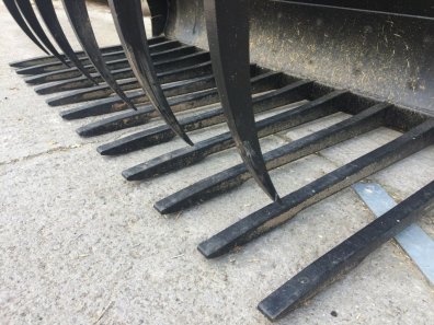 Quicke 230HDX heavy duty grab, 2019, 7ft 6 wide, Kramer/Claas scorpion bolt on hooks and hoses