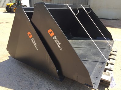 Quicke 2023HDX bucket, new, Claas Scorpion/Kramer hooks, 7ft 6 wide, this bucket will hold approx 1450kg of wheat