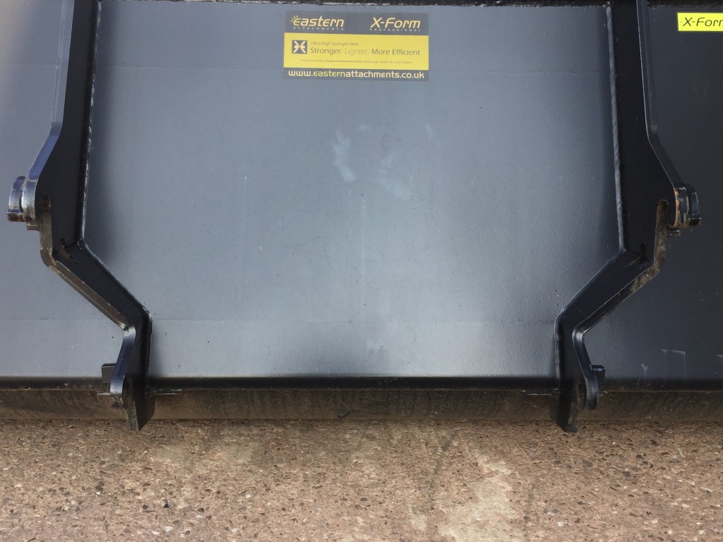 Cherry Products BK15-76D bucket, as new, 7ft 6 wide, Euro hooks, complete with bolt on cutting edge, this bucket will hold approximately 800kg of wheat