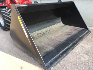 Cherry Products BK15-76D bucket, as new, 7ft 6 wide, Euro hooks, complete with bolt on cutting edge, this bucket will hold approximately 800kg of wheat