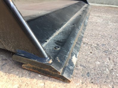 Cherry Products BK15-76D bucket, as new, 7ft 6 wide, Euro hooks, complete with bolt on cutting edge, this bucket will hold approximately 800kg of wheat