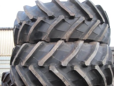 650/75/38 Pirelli tyres