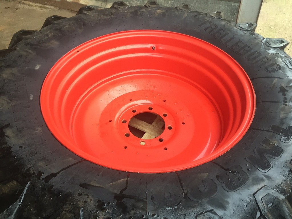 2x 650/65/38 + 2x 540/65/28 Trelleborg tyres 99%, fitted to 2020 Fendt 500 series wheels