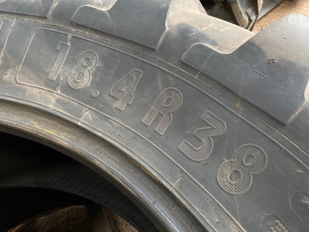 2x 18.4/38 Michelin tyres 35%