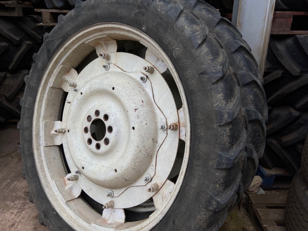 2x 270/95/48 Michelin tyres fit to New Holland 7740 wheels